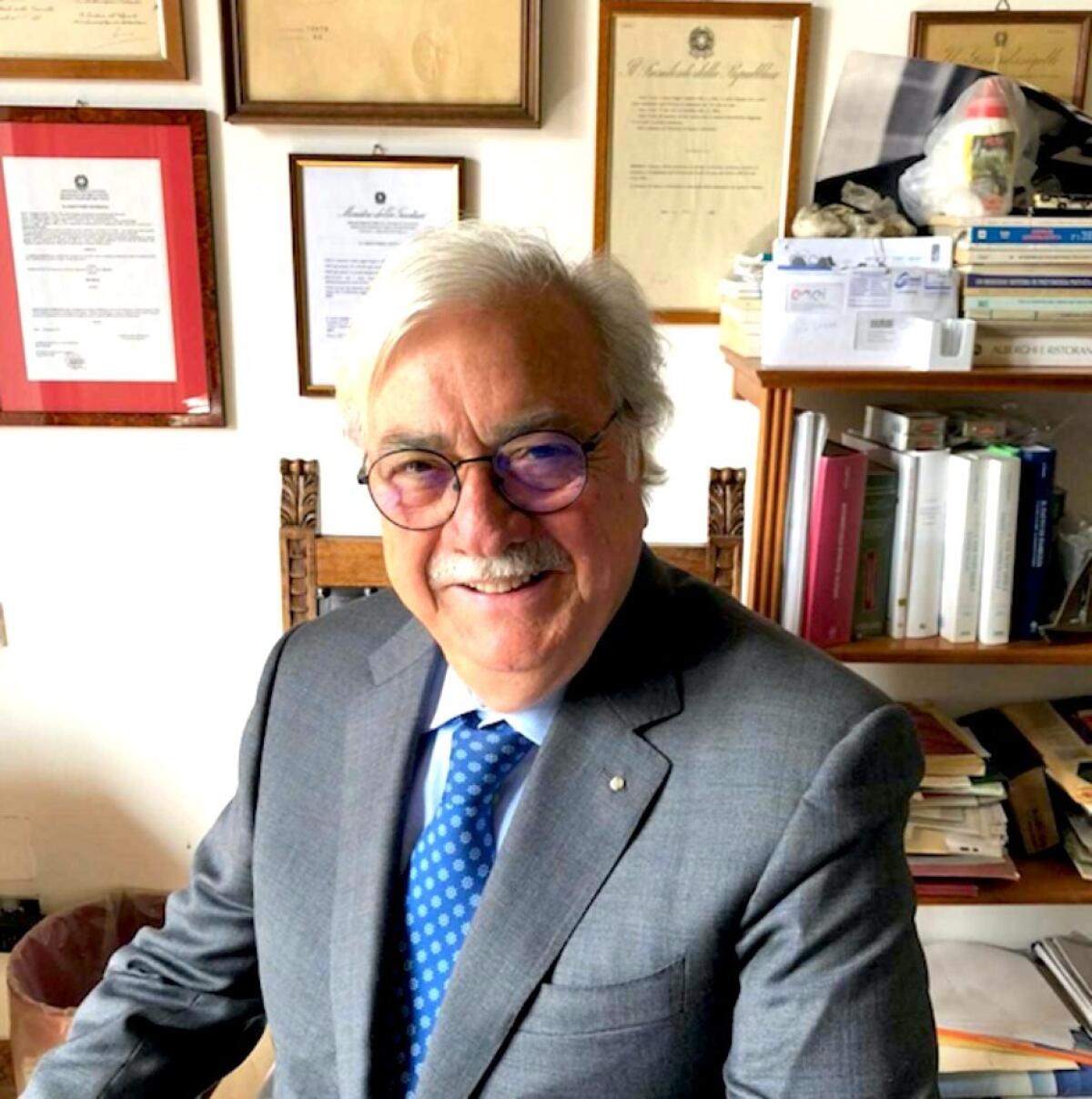 I 90 anni del liceo classico Pitagora, la parola agli ex studenti - Giulio Capocasale racconta - 