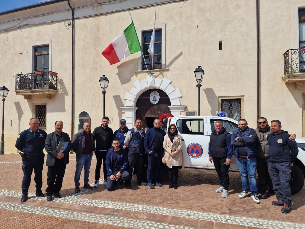 L'Isola Ambiente Apnea riceve uno dei 18 pick-up antincendio forniti dalla Regione Calabria - 