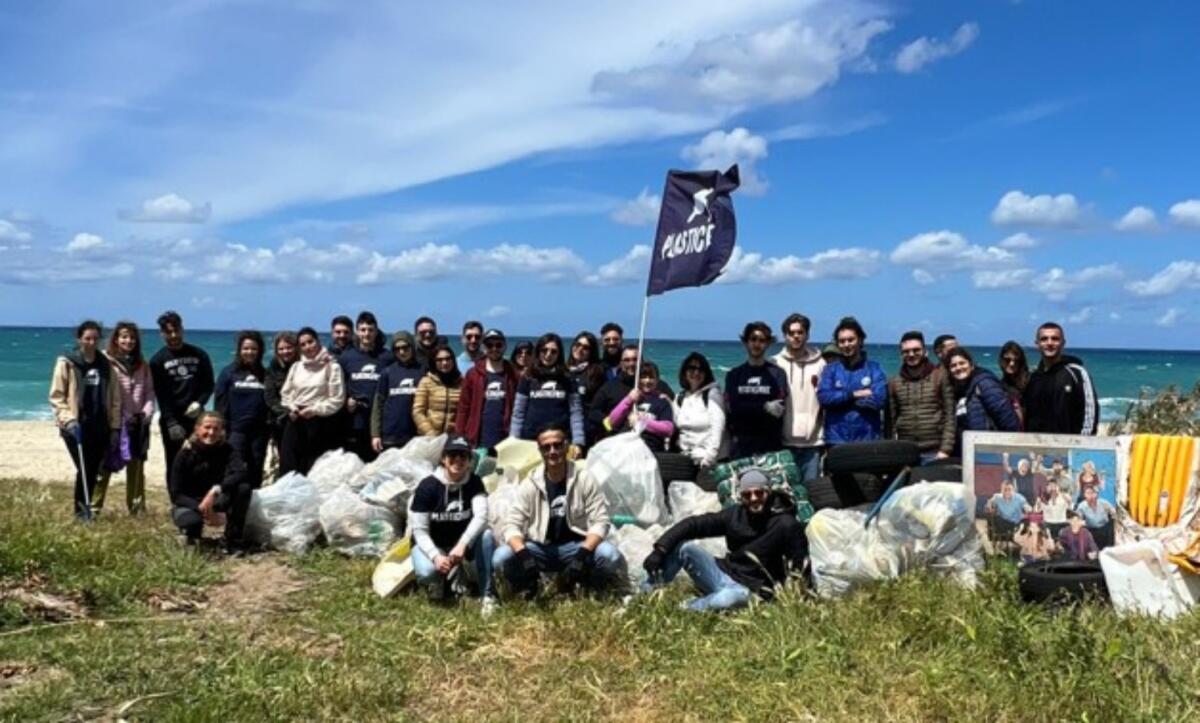 Plastic Free, tappa anche nel cosentino: in Calabria raccolte 8 tonnellate di rifiuti - 