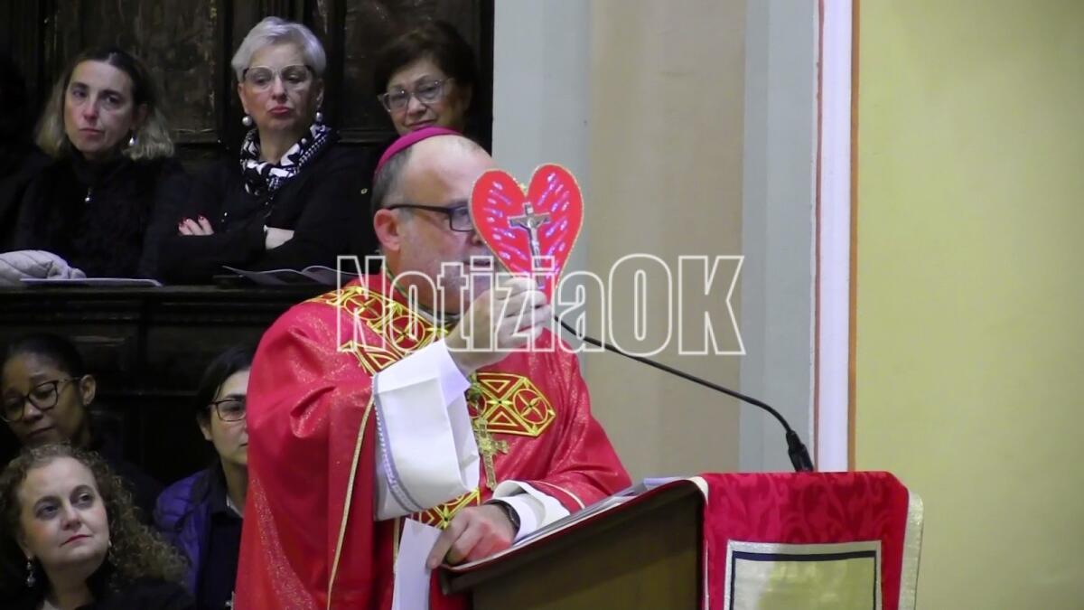 Un cuore con il Cristo: il dono degli ospiti della Casa Circondariale all'Arcivescovo - 