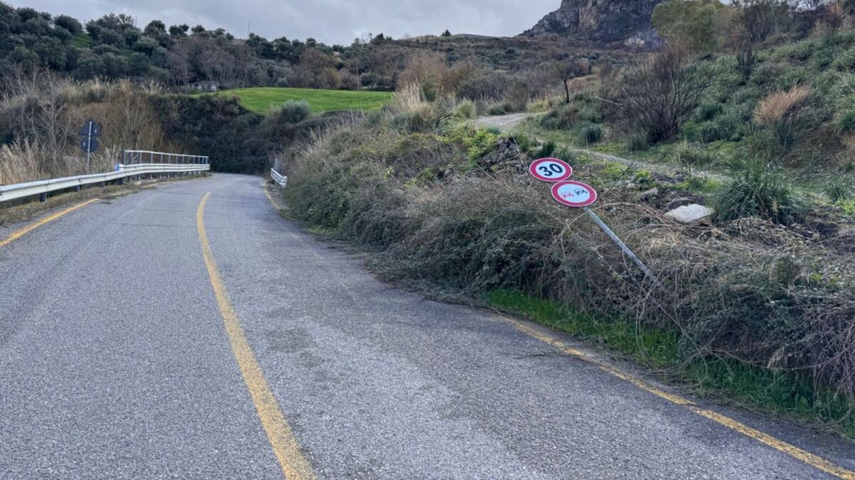 Cassano All’Ionio - Il consigliere Falbo denuncia lo stato di abbandono delle strade provinciali - 