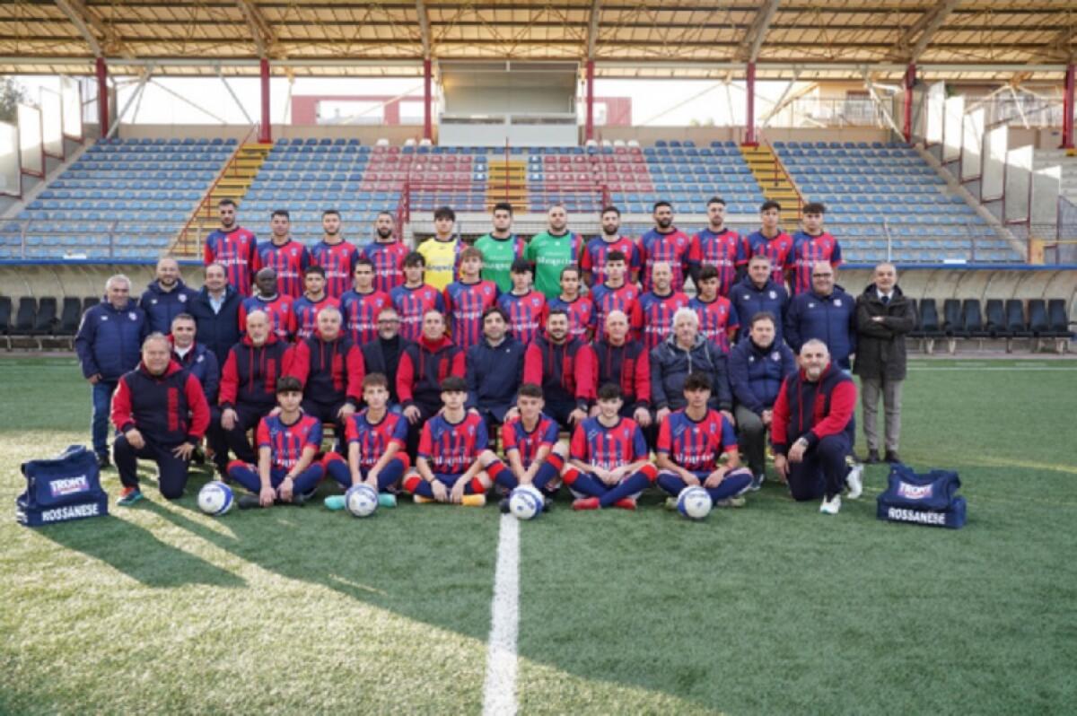Calcio, la Rossanese festeggia la promozione in Eccellenza - 