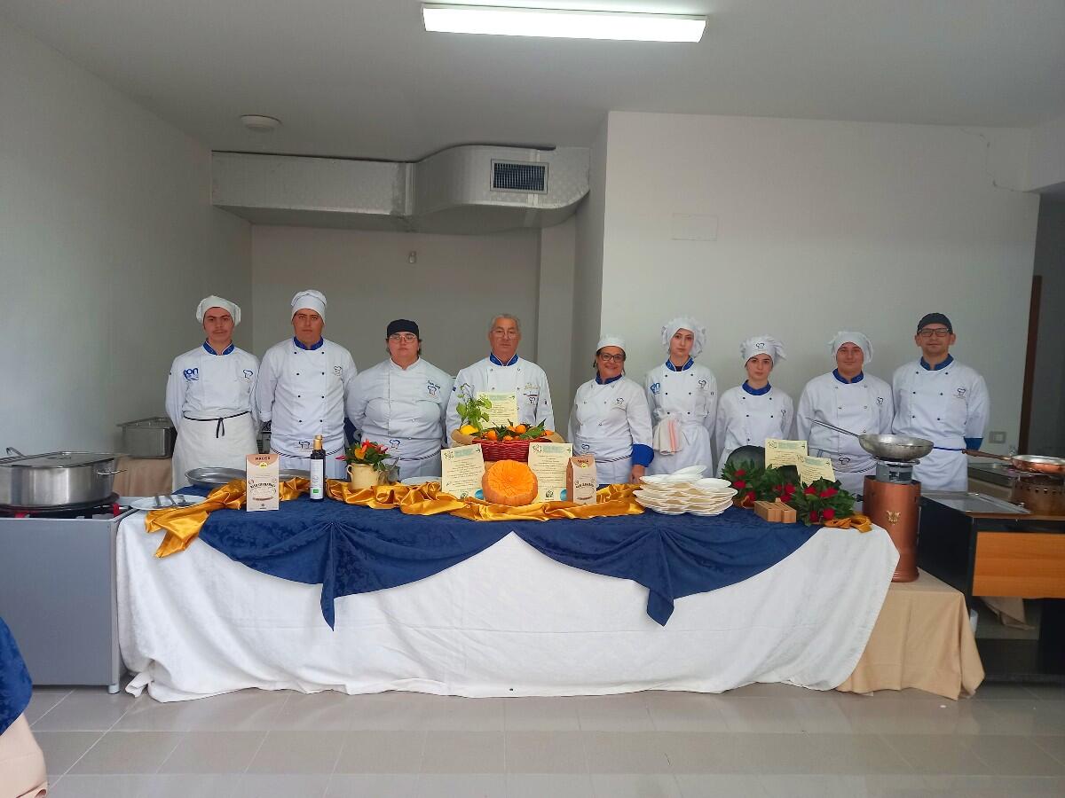 Corigliano-Rossano : gli studenti del Majorana emozionano il Ministro Musumeci - 