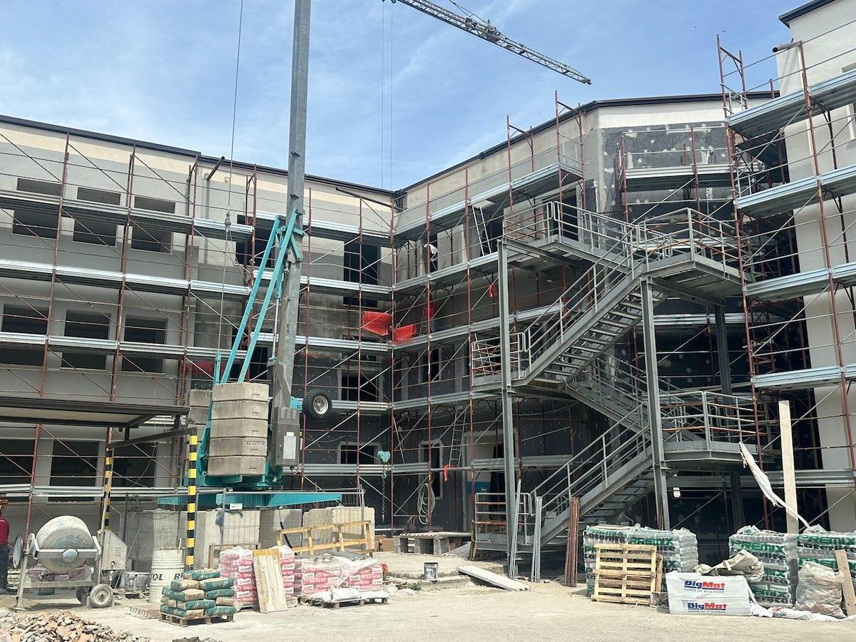 Cutro, lavori in corso alla scuola Giò Di Bona: interventi per 2 mln di euro - 