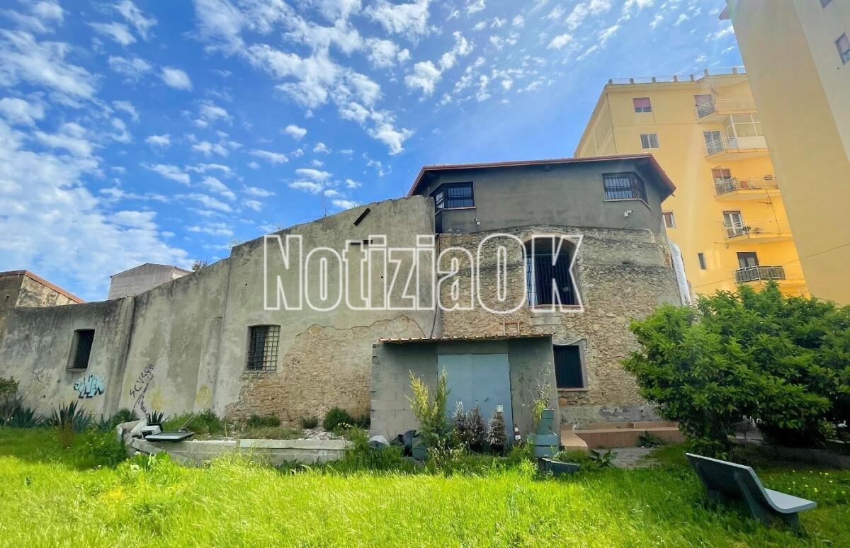 Crotone - L'ex Convento dei Minimi di San Francesco che ha custodito la Madonna di Capo Colonna - 