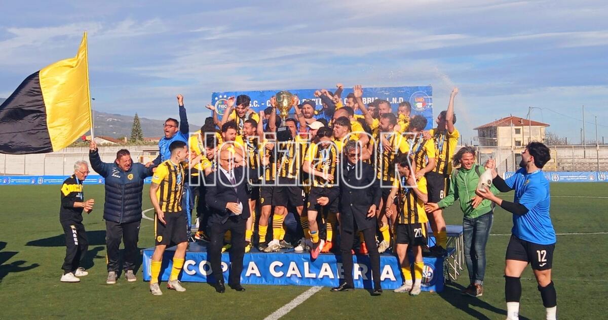 Data storica: l’Aek Crotone alza la Coppa Calabria - 