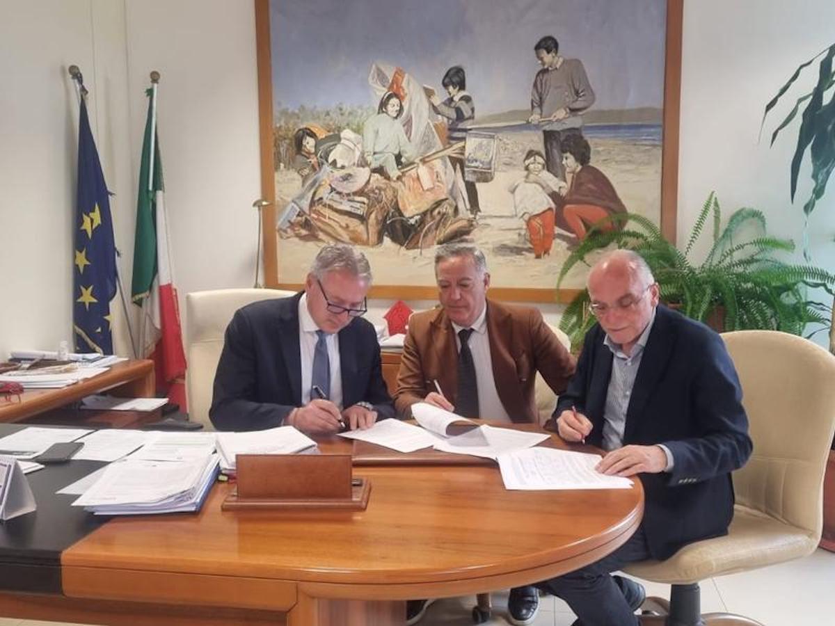 Depurazione in Calabria, sottoscritta una convenzione tra Regione, Corap e Arpacal - 