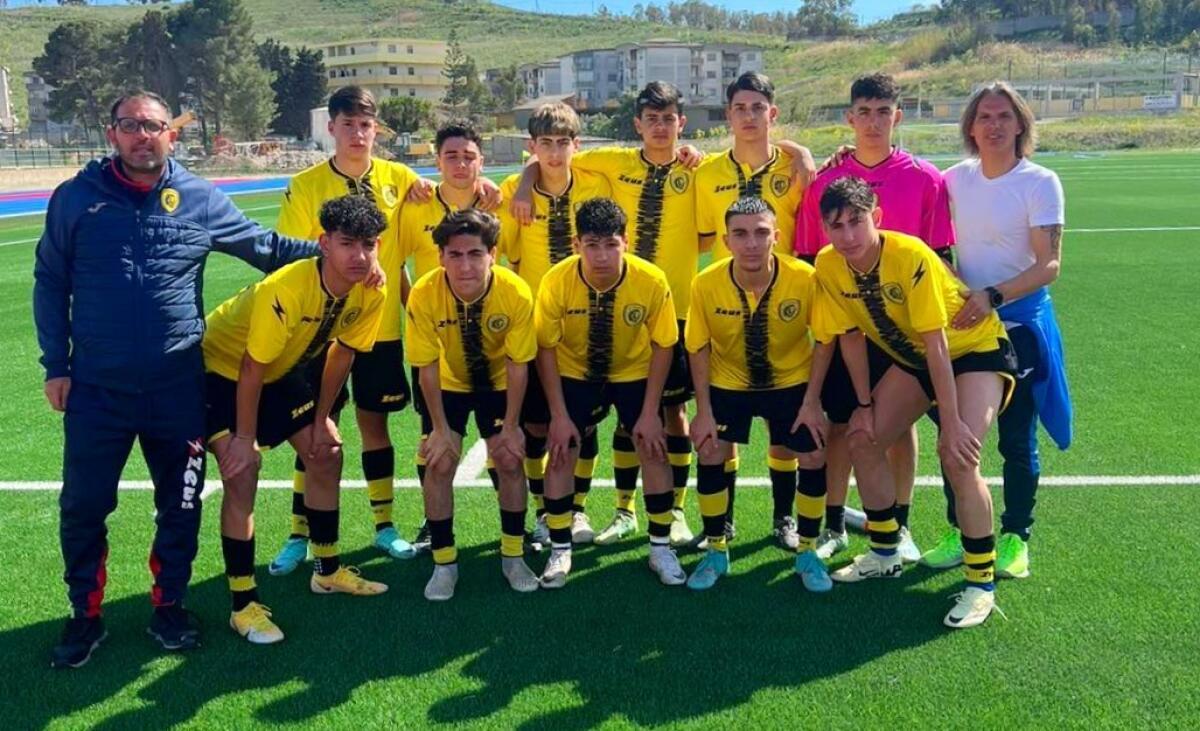 Under 17 - Gli Allievi dell'Aek Crotone vincono il campionato - 