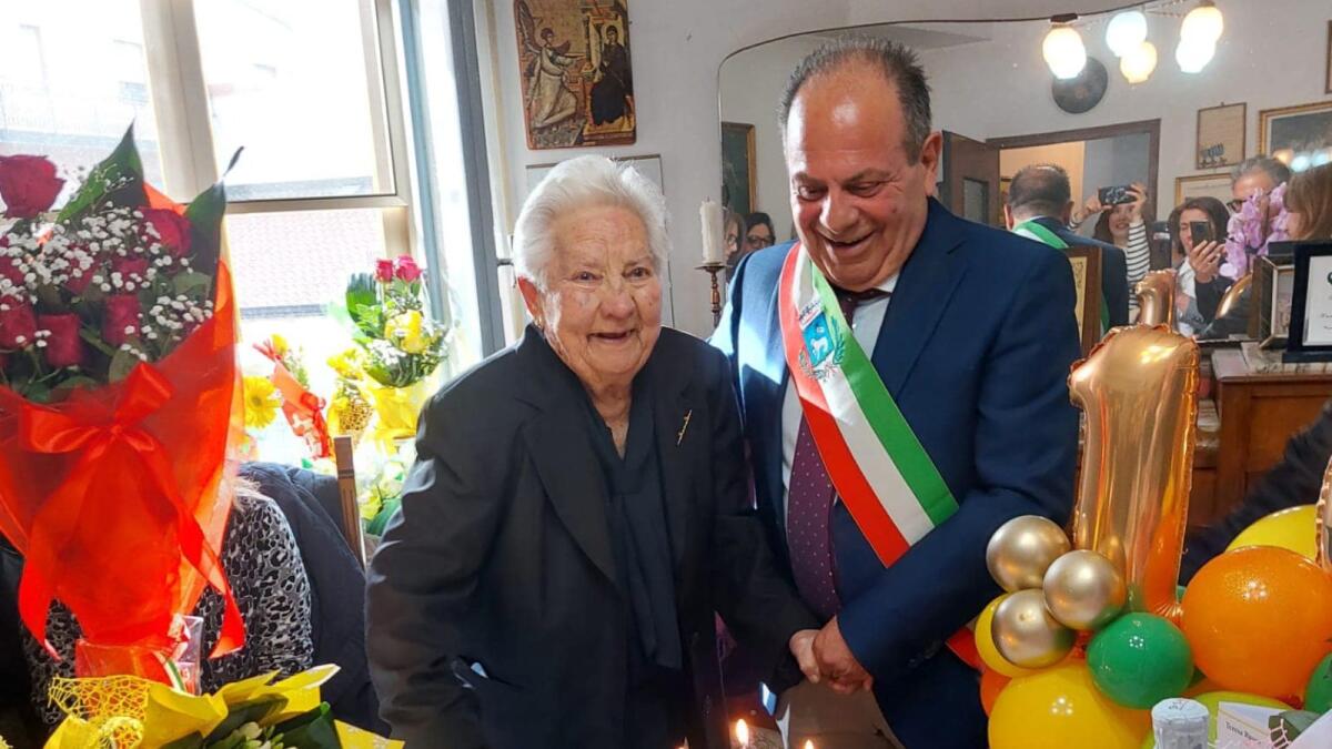 Altre 100 candeline spente in provincia di Crotone - 