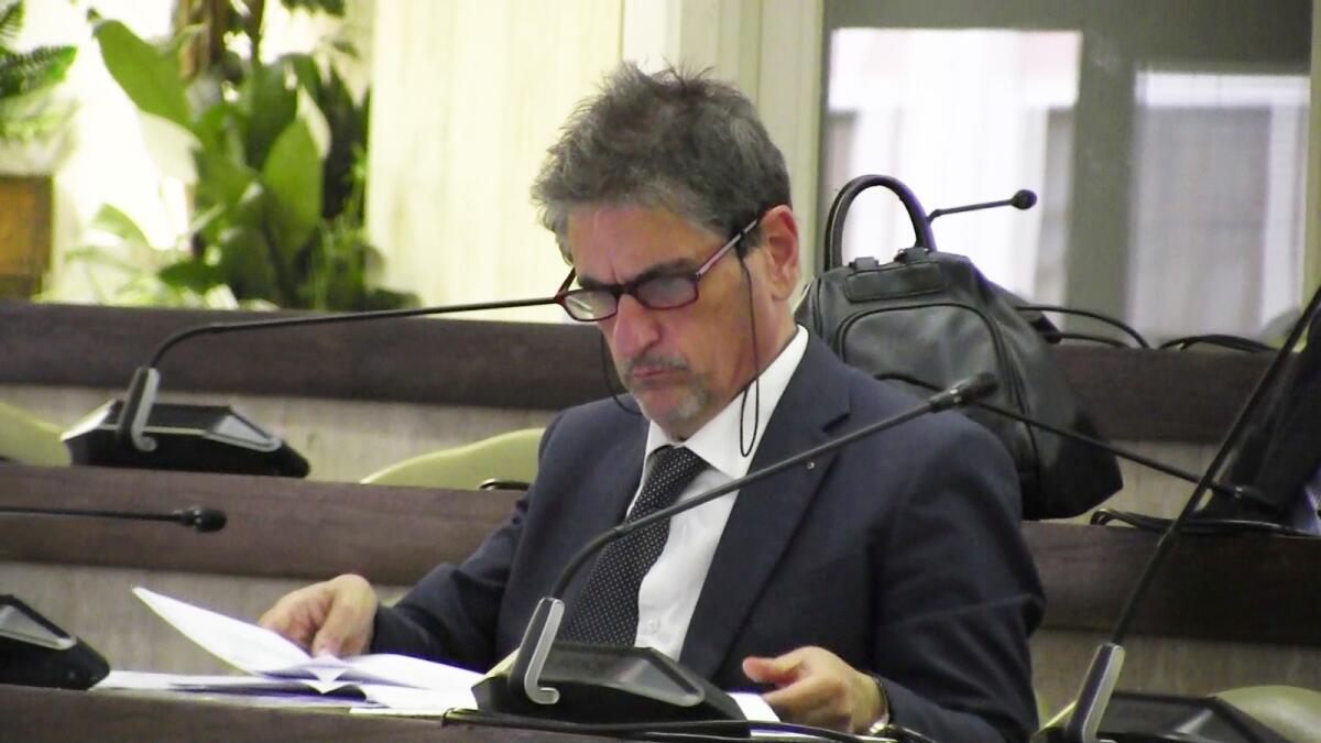 Crotone, la maggioranza di Voce sfiducia Meo dalla Commissione Cultura - 
