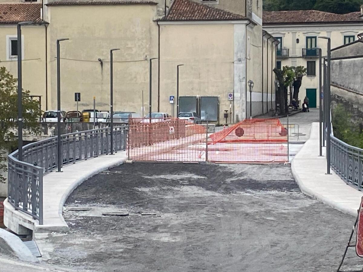 Laino Borgo - Riapre il ponte dei lainesi caduti sul lavoro - 