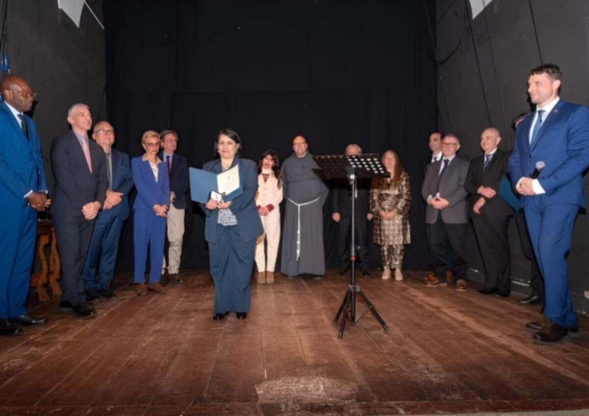 Alla filosofa calabrese Maria Francesca Carnea conferito il Premio Nazionale “Segni di Pace” -