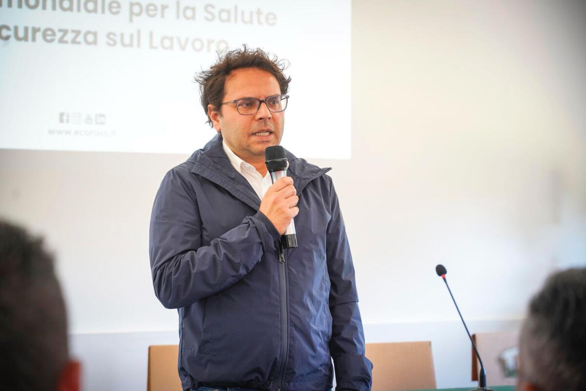 Corigliano-Rossano - Sicurezza sul lavoro, Ecoross premia cinque collaboratori -