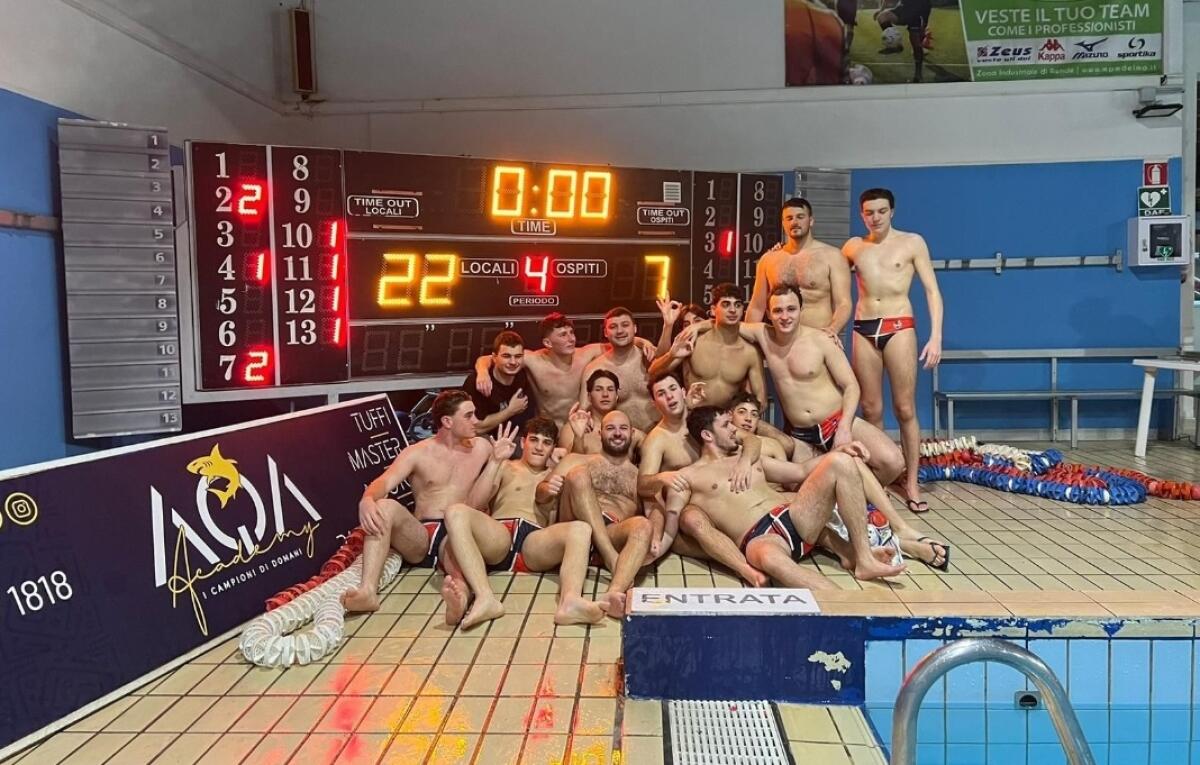 Cosenza Pallanuoto, perde la femminile in A1 e vince la maschile in C - 