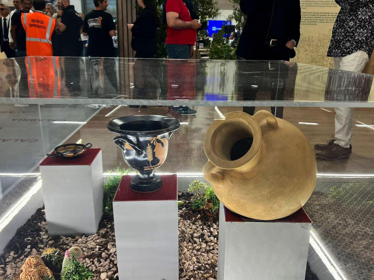 Il Vino, l’Archeologia e la Calabria: i Parchi Archeologici di Crotone e Sibari a Vinitaly 2024 - 