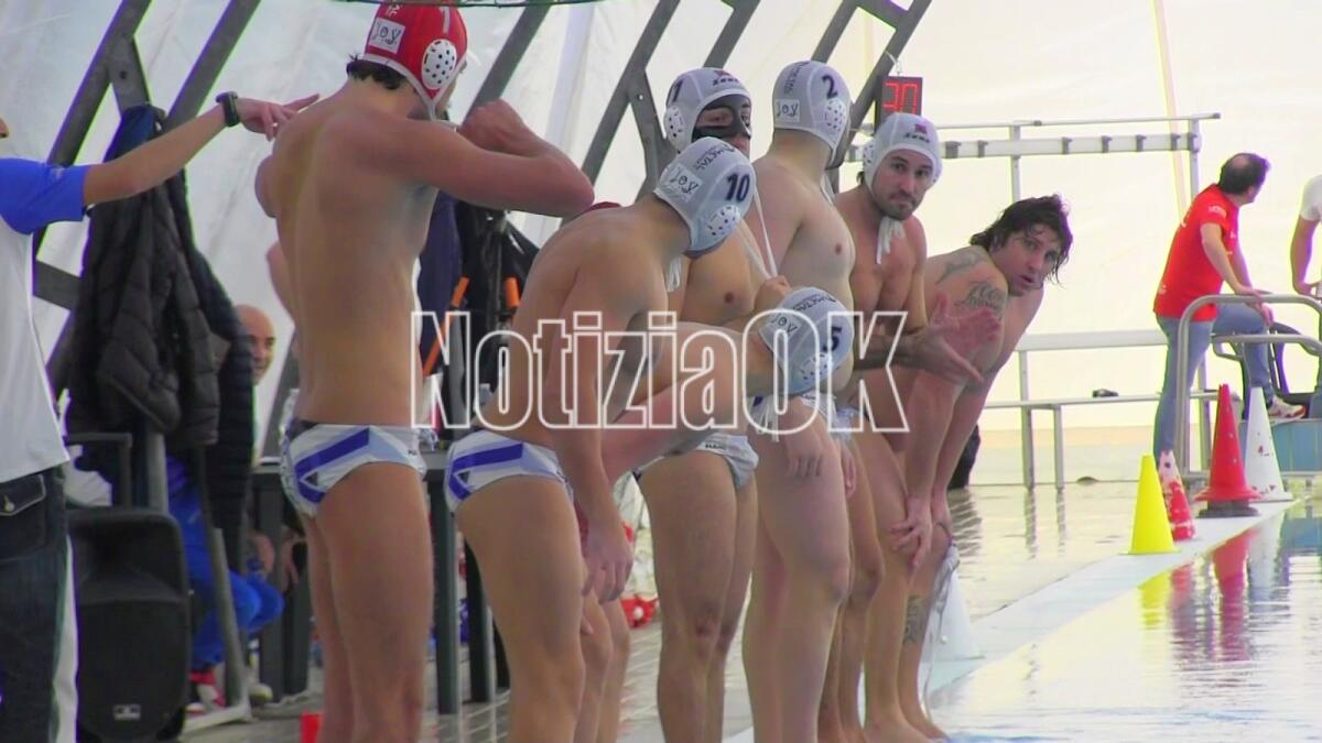 Pallanuoto - Il secondo pareggio consecutivo allontana la Rari Nantes Crotone dalla vetta - 