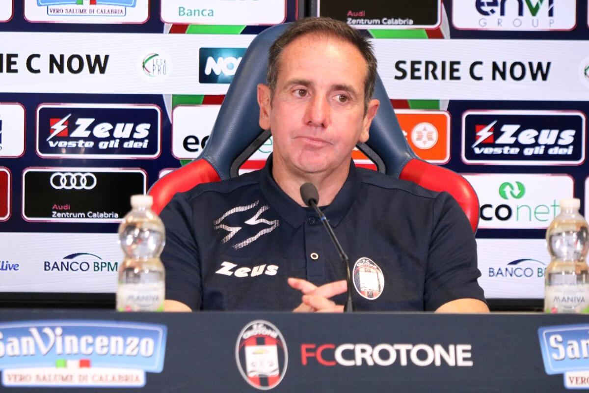 #JuveStabiaCrotone | Mister Zauli: "Pretendo una reazione soprattutto nell’atteggiamento" - 
