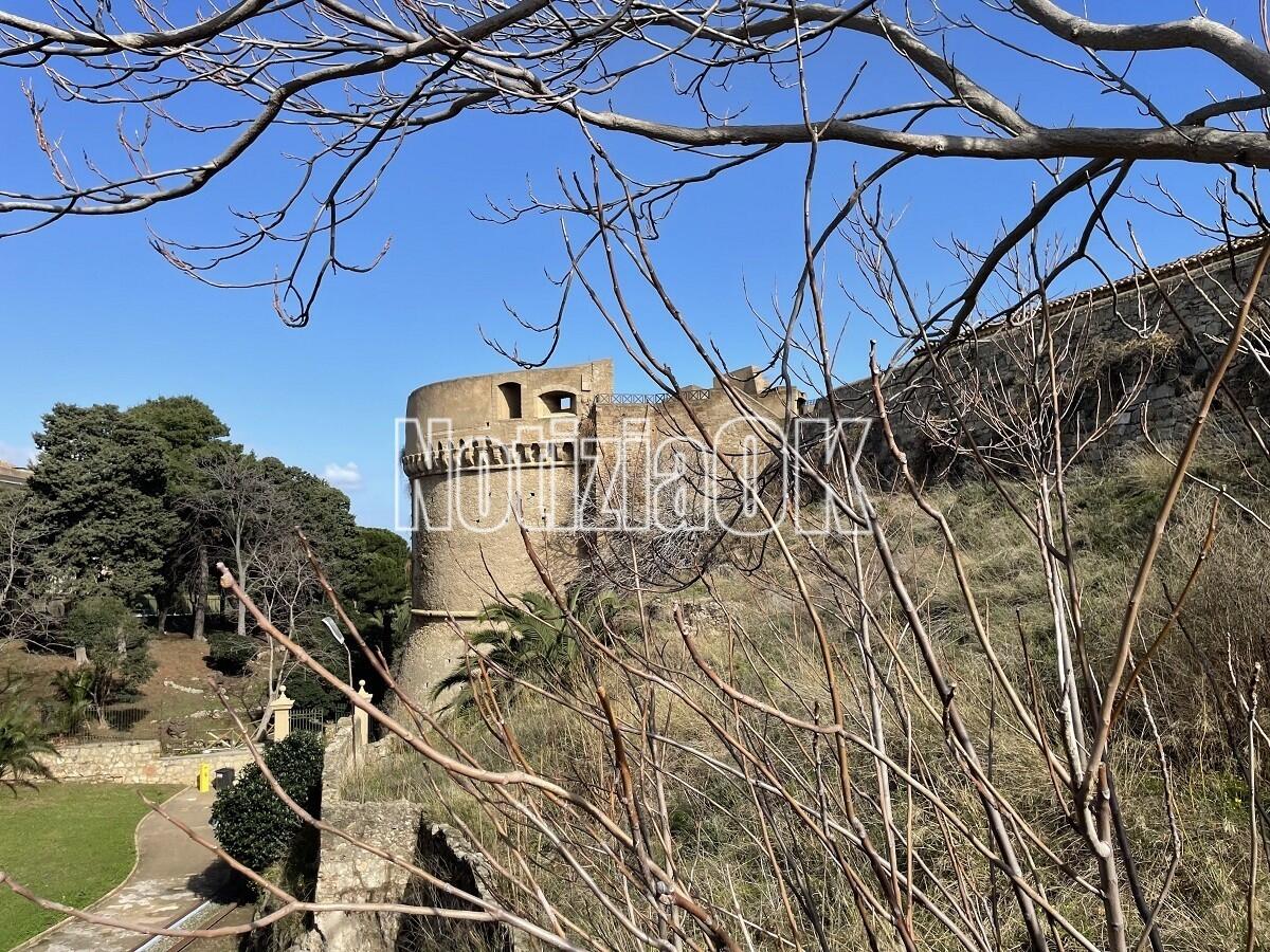 Crotone, al Castello Carlo V la mostra personale di Mario Vetere: #negativoépositivo - 