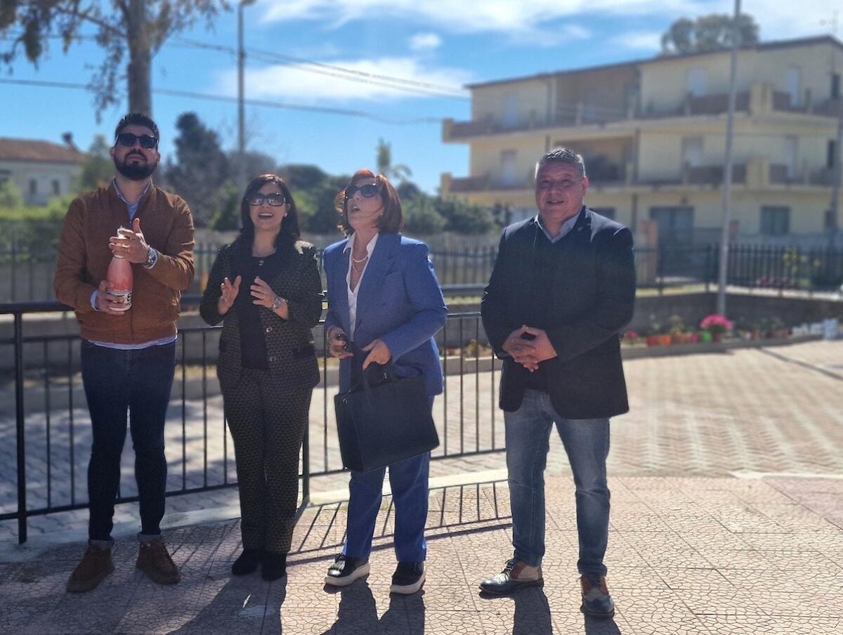 Sant'Anna, visita per incentivare le iscrizioni e promuovere il plesso della frazione - 
