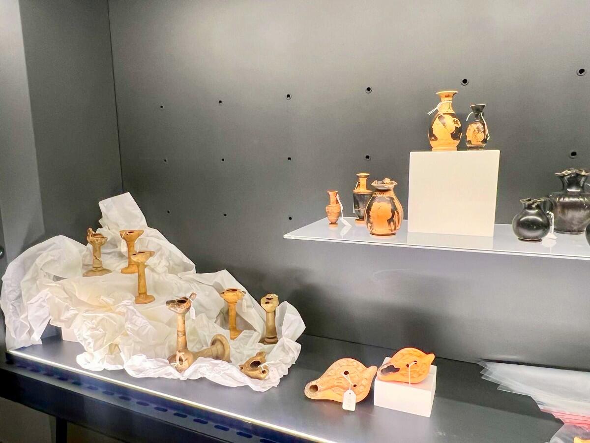 In Calabria riaffiorano i reperti del Mercato nero - 