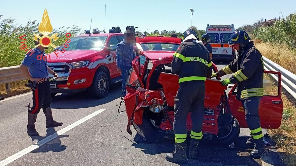 Un'altra vittima sulla 106, sono 13 i morti da inizio anno - 