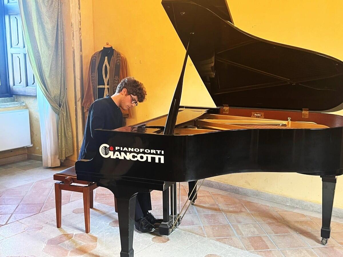 Concerto del pianista Gabriele Zicari: dalla polifonia Banchiana al virtuisismo delle rapsodie Listiane - 