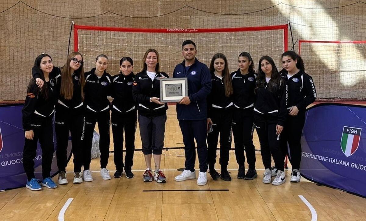 Trionfo sportivo per l'IC Maria Grazia Cutuli: le ragazze conquistano le Nazionali di Pallamano - 