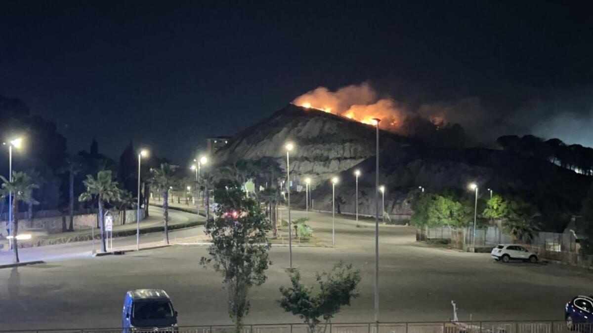 Crotone - Fiamme a Parco Pignera, Vazzano: "Da questi soggetti c'è aria di sfida" - 