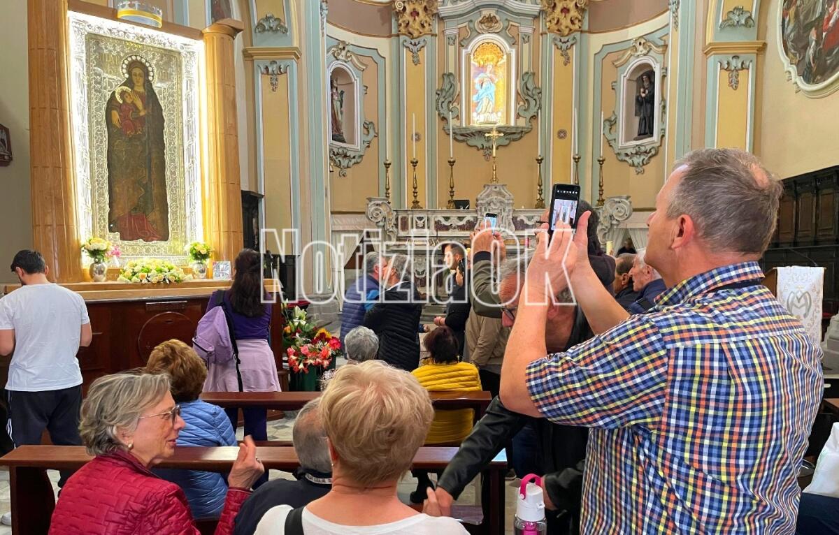 Crotone, ai turisti nord americani piace la Madonna di Capo Colonna - 