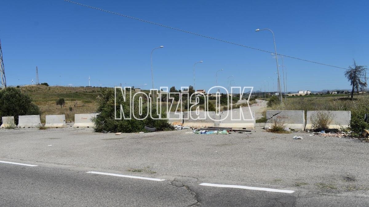 Crotone - Una strada a 4 corsie vittima dell’oblio (Foto Gallery) - 