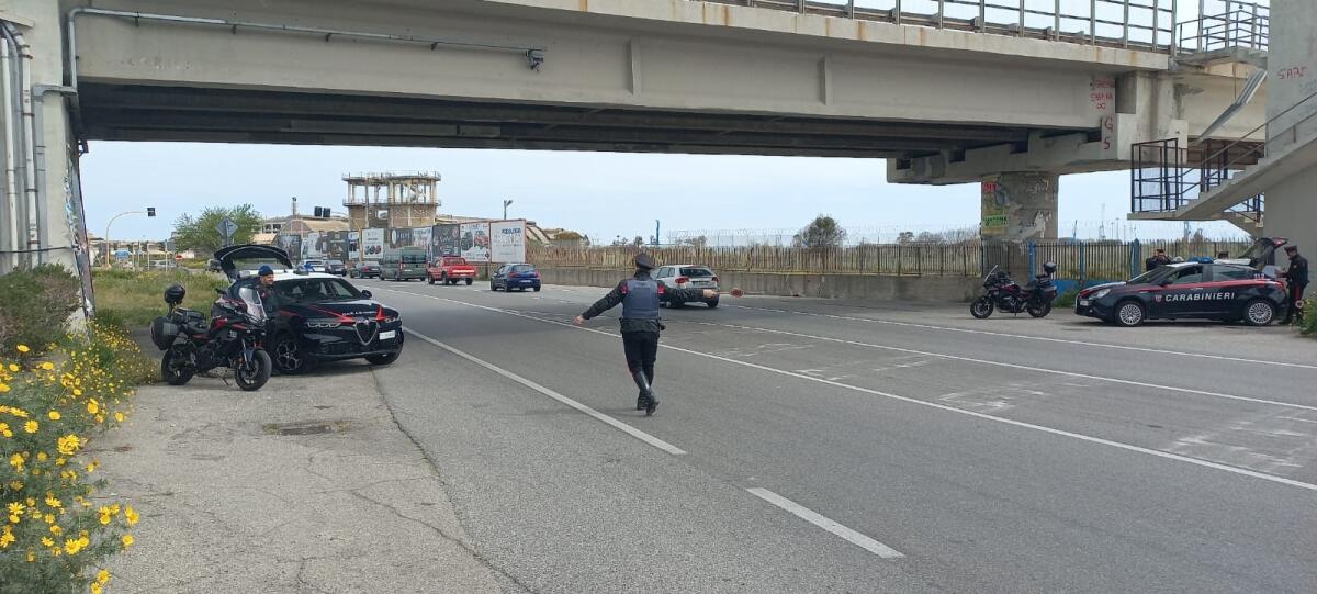 Tentano di fuggire a un controllo dei Carabinieri, arrestati - 