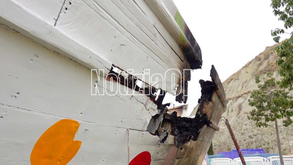 Crotone - Bruciata l'opera di Sirelli, Jobel: «L'escalation di violenza e vandalismo ci indigna e preoccupa» - 