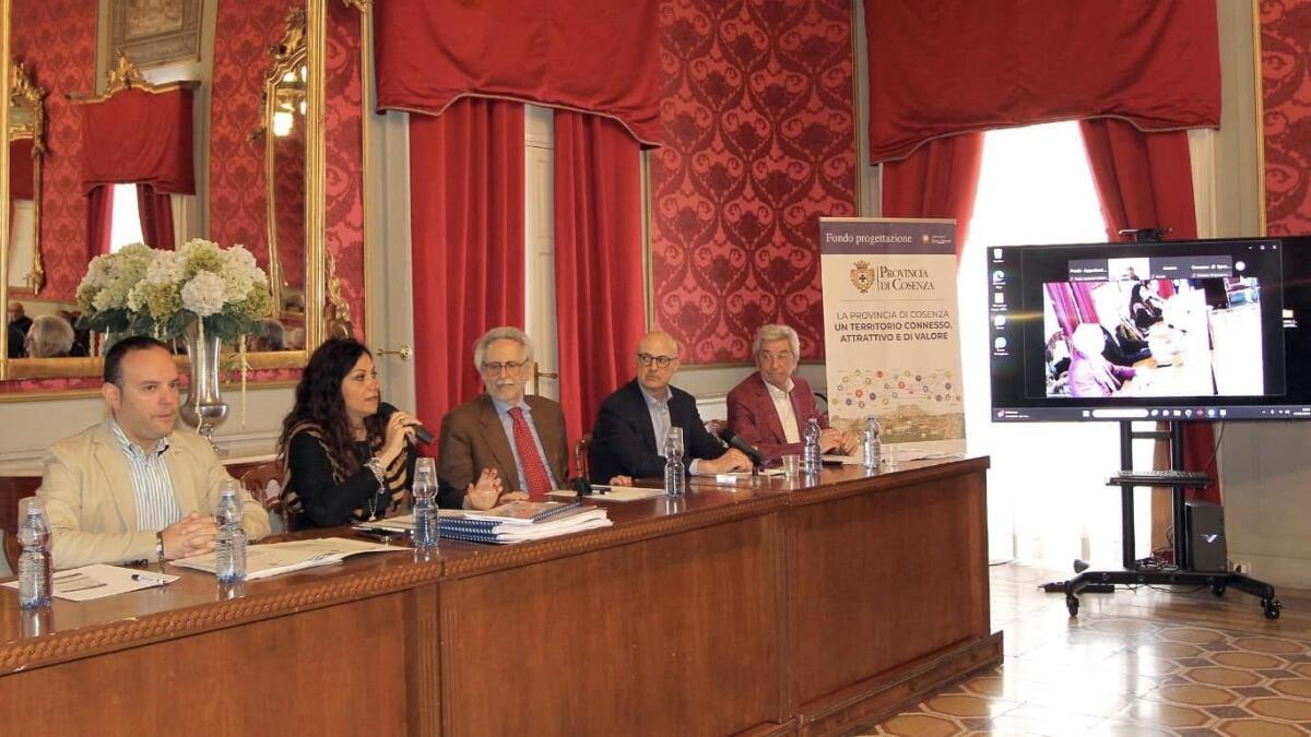 Cosenza, presentato in Provincia il progetto vincitore per una strategia territoriale - 
