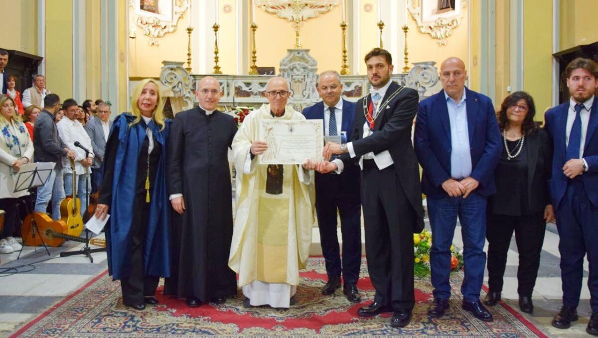 Don Ezio Limina confratello ad honorem della Confraternita della Madonna di Capo Colonna - 