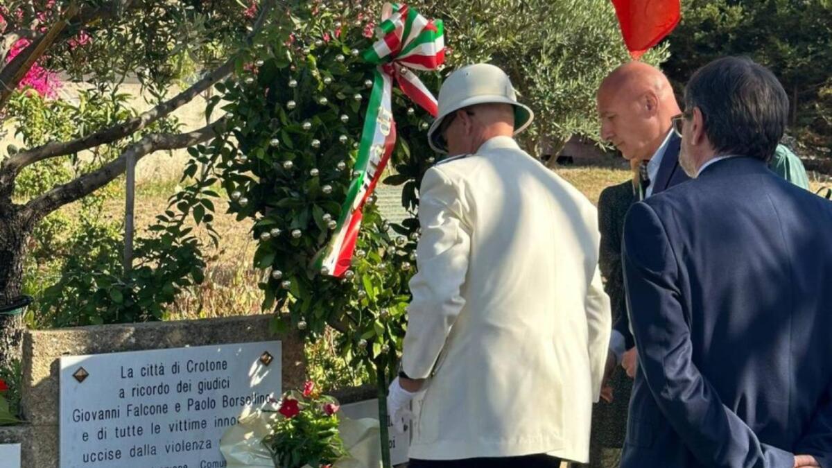 Crotone ha ricordato la Strage di Capaci: "Gli uomini passano ma le idee restano" - 