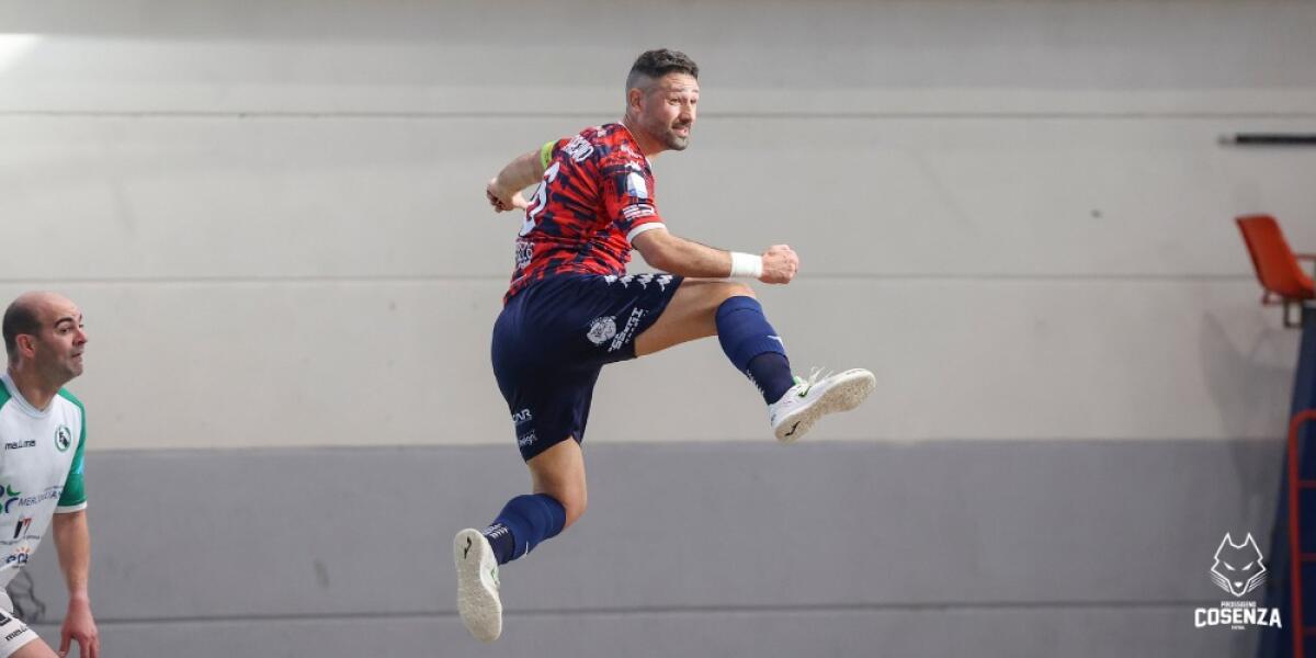 Calcio a 5 - Paride Marchio ancora con la maglia della Pirossigeno Cosenza - 