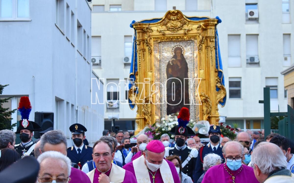 Crotone, la Madonna di Capo Colonna in visita all'Ospedale: cambia la viabilità cittadina - 