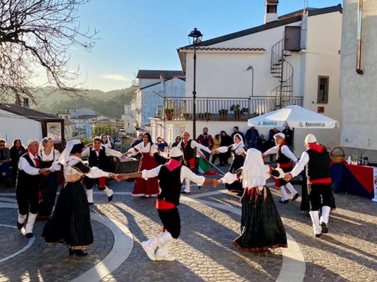 Calabria e Albania sempre più vicine. Dall'arberia crotonese l'appello all'identità culturale -