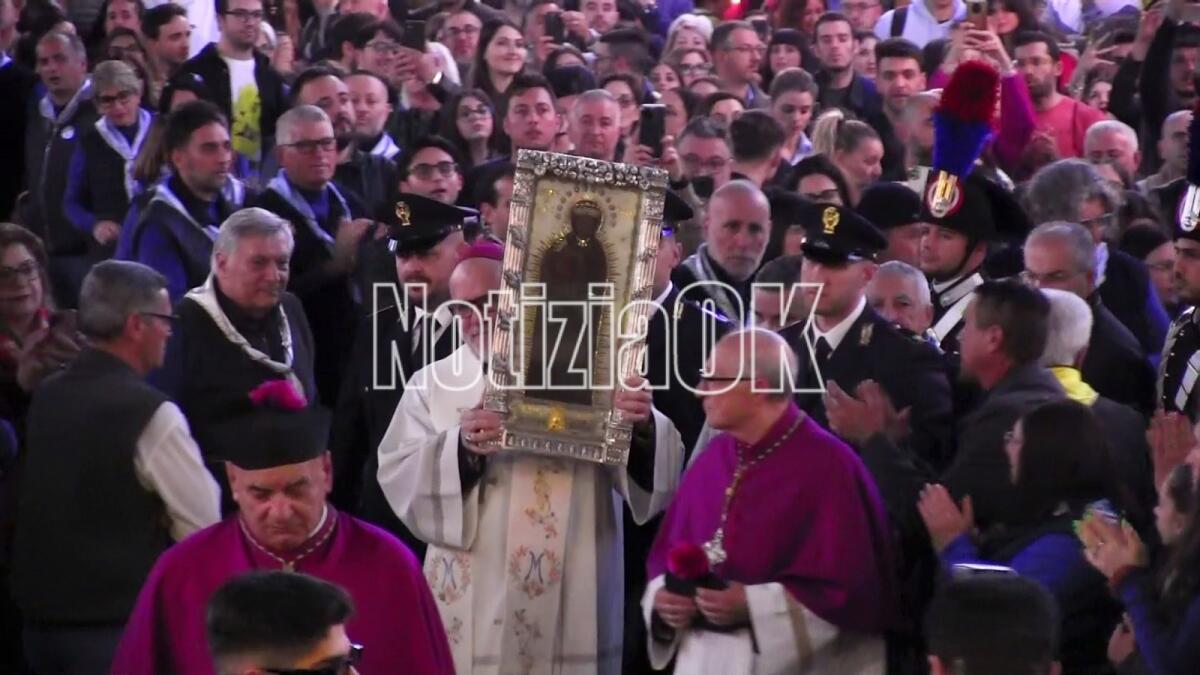 (VIDEO) La fede dei crotonesi nel lungo pellegrinaggio mariano - 