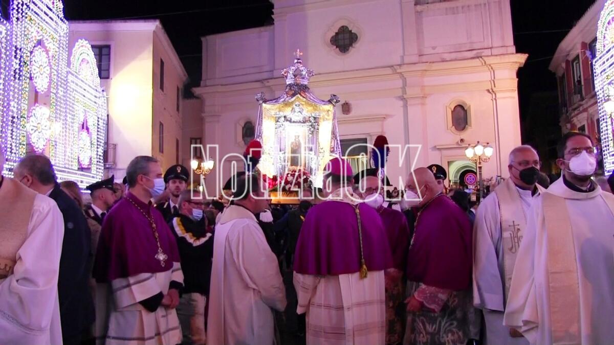 Crotone - Da Piazza Duomo l'inizio del pellegrinaggio: è la notte delle fede - 