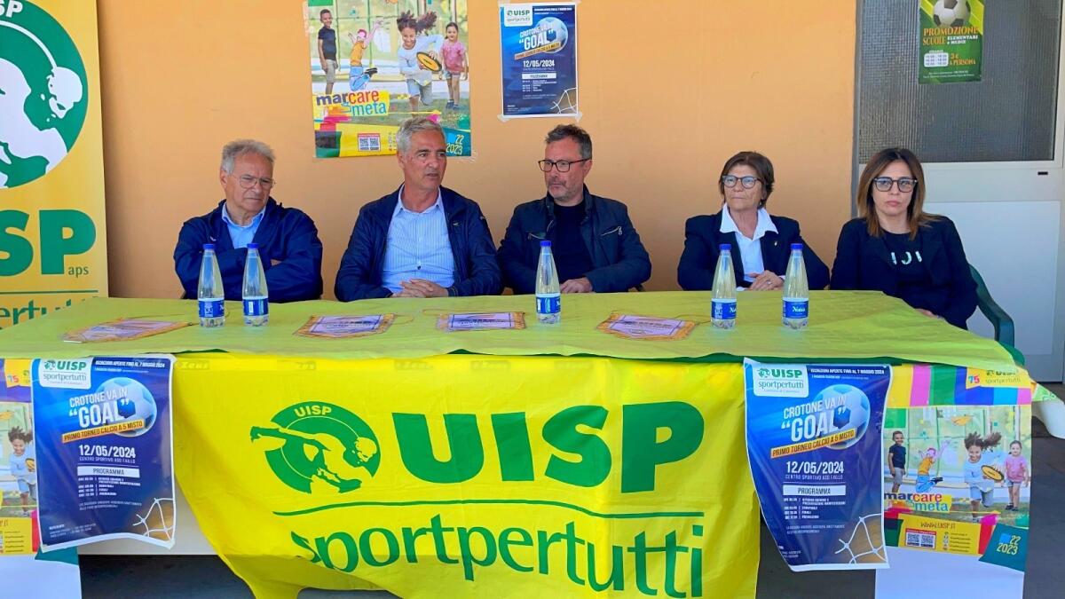 "Crotone va in goal" per la parità di genere: presentato il torneo Calcio a 5 Uisp - Santino Mariano, Salvatore Fulciniti, Filippo Sestito, Francesca Pellegrino, Manuela Policastrese