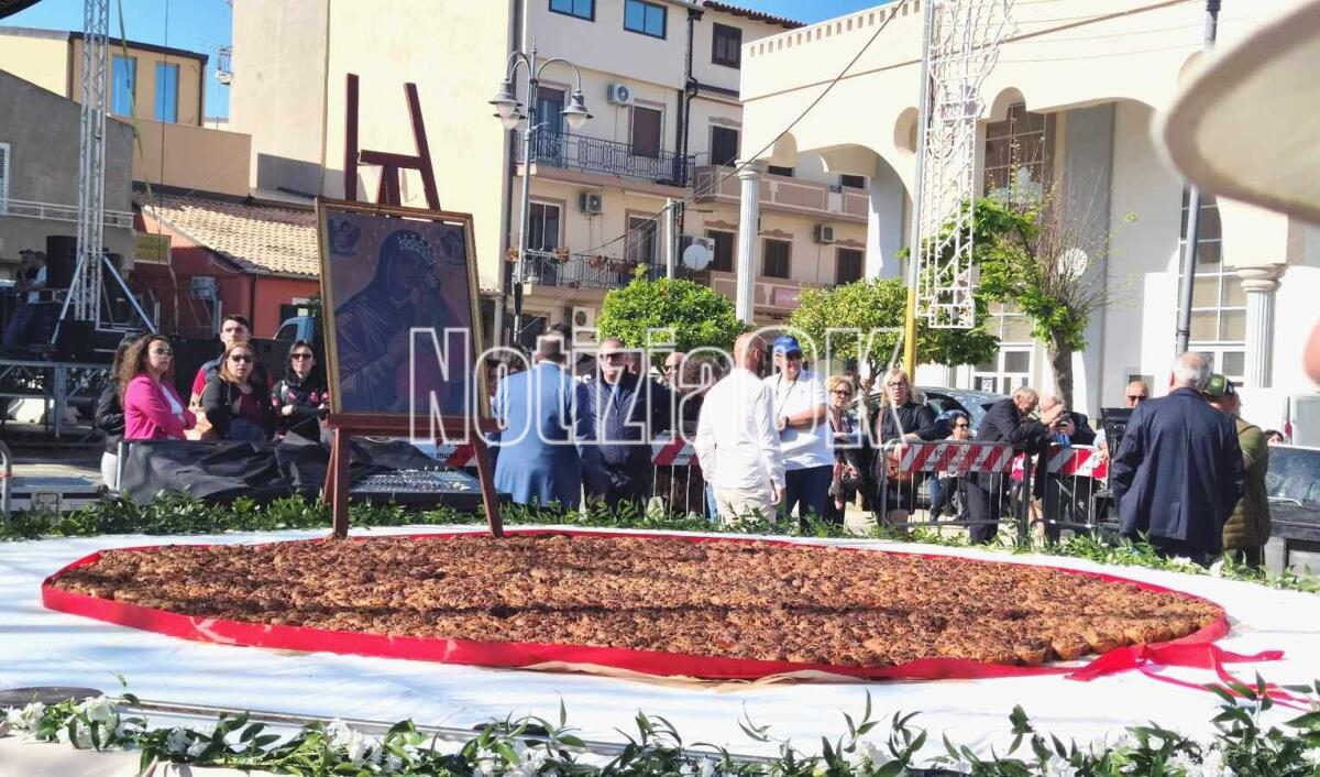 A Isola C.R. "Pitta cu d'ogghju" da record in onore della Madonna Greca - 