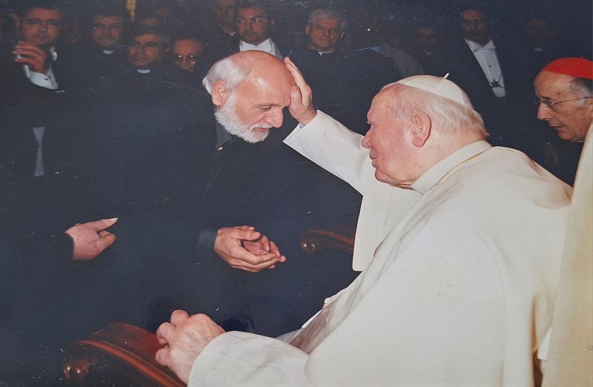 Rocca Imperiale - Il Vescovo Savino alla presentazione libro del compianto padre Domenico Cirigliano -