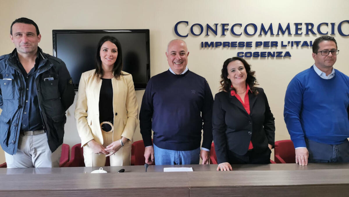 A Cosenza firmato l’accordo per i picchi di lavoro stagionali: maggiori tutele per i lavoratori, più flessibilità per le imprese - 