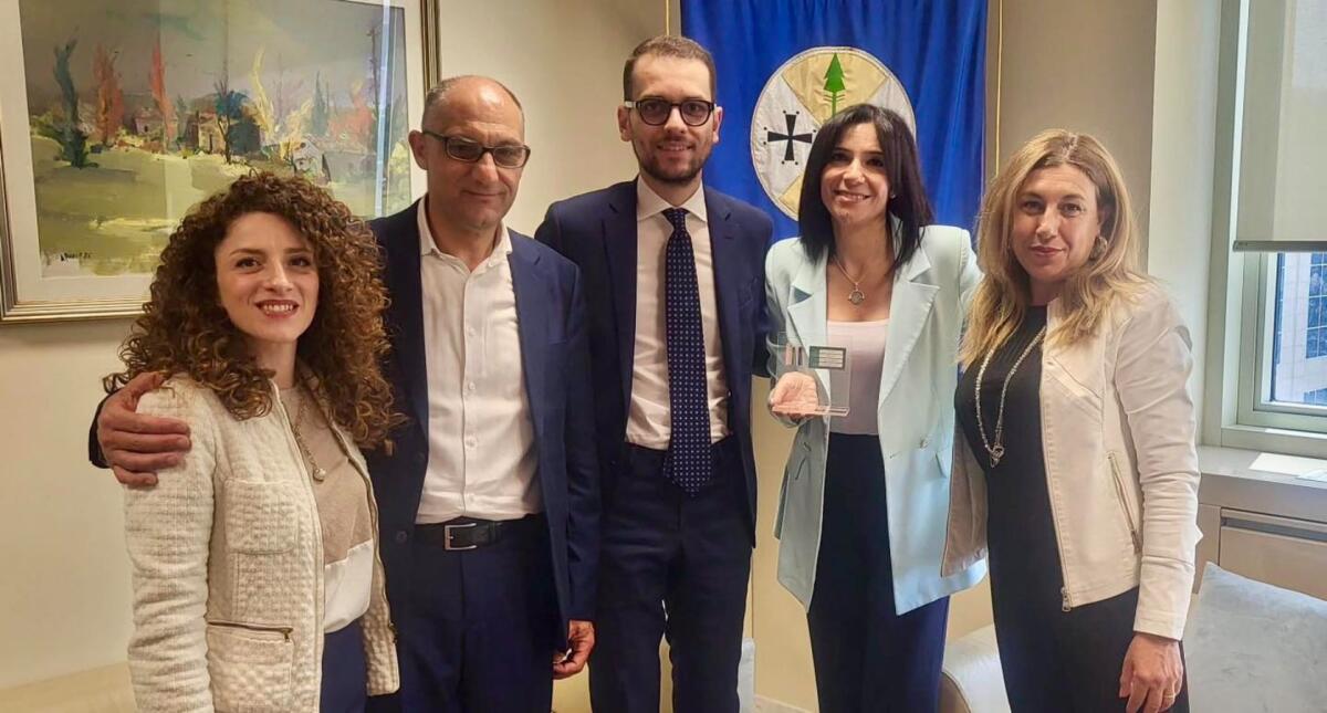 Mormanno, la tessera della Biblioteca consegnata a Giusi Princi - 