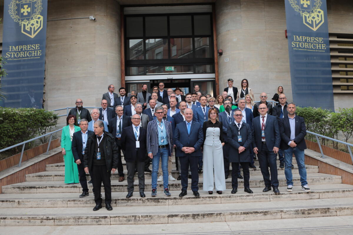 Cosenza - Premiate le Imprese Storiche e i dipendenti per la fedeltà al lavoro - 