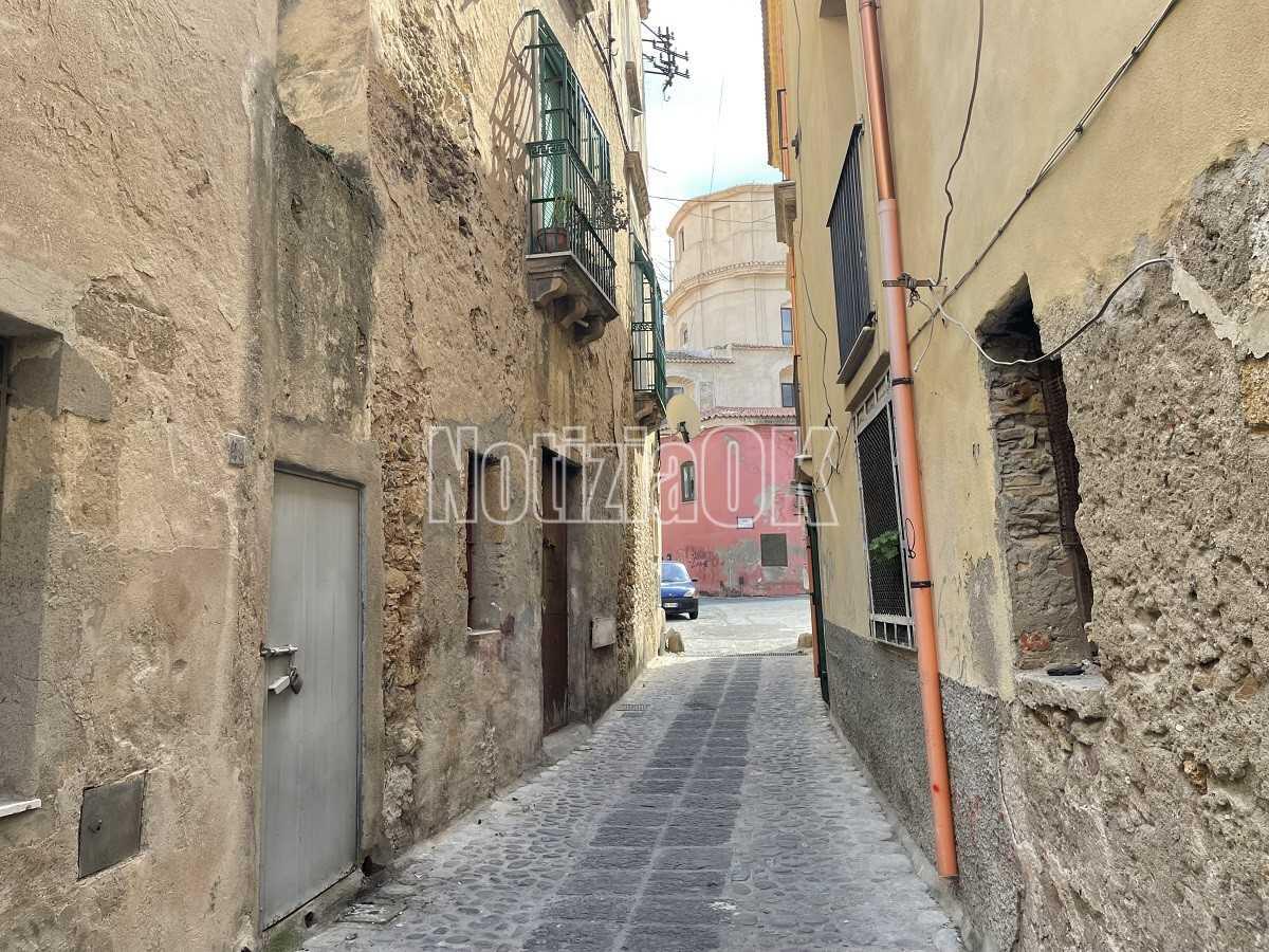 Crotone, una "No Tax Area" per nuove attività artigianali e commerciali Centro Storico - 