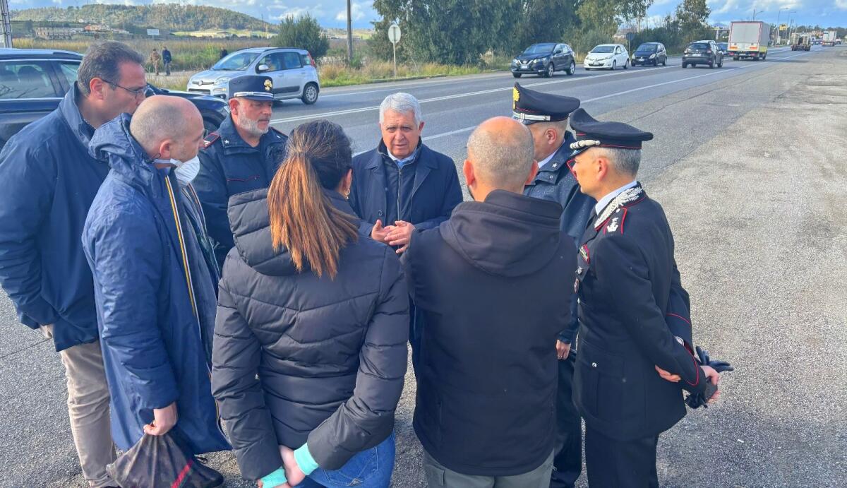 Bonifica, un milione di tonnellate di rifiuti: il Commissario chiede l'intervento dei Carabinieri - 