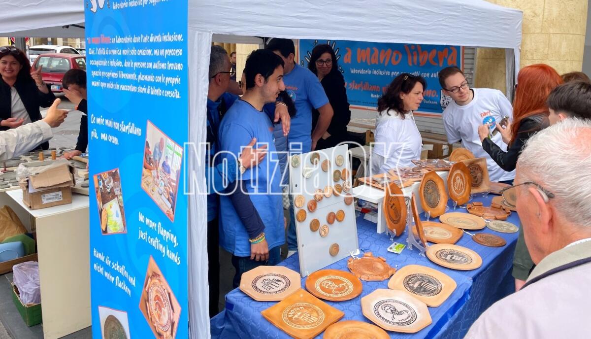 (VIDEO) La storia di Kroton "a mano libera" in Piazza Pitagora - 