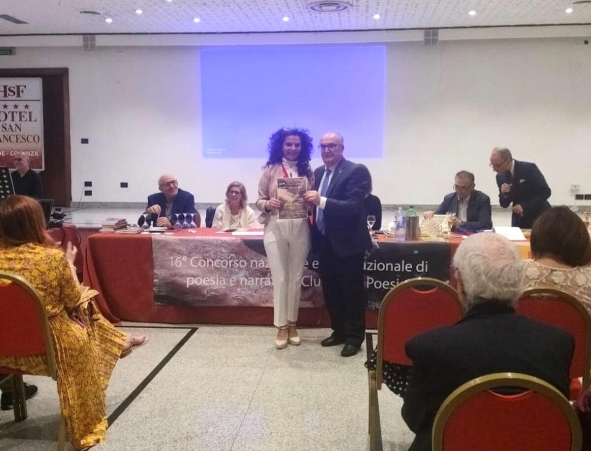 Concorso Nazionale di Poesia, premiata l’opera della crotonese Luisa Olivo - 